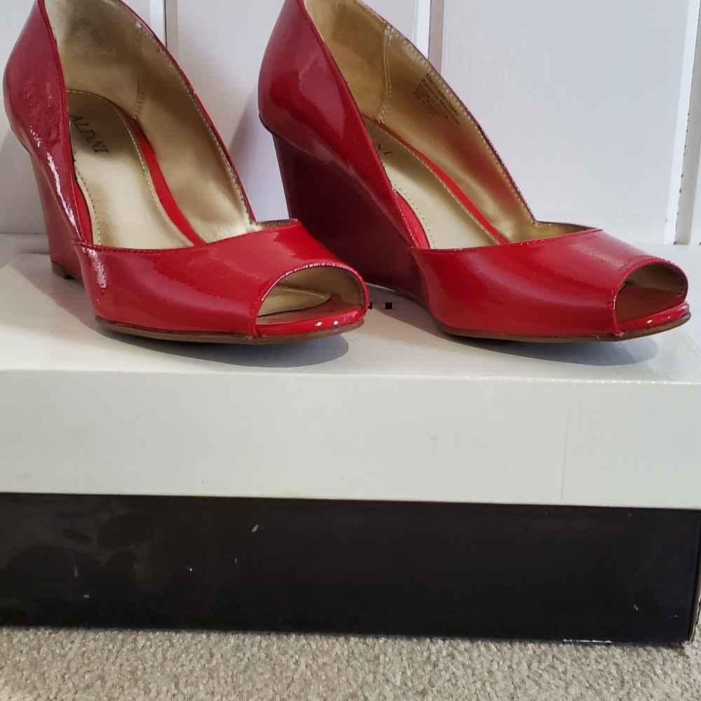 Raspberry Red Alfani Shoes Size 6